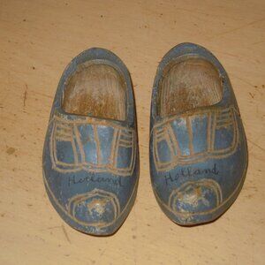 Vintage Hand Carved Blue Dutch Holland Wood Mini Miniature Shoes Clogs Souvenir